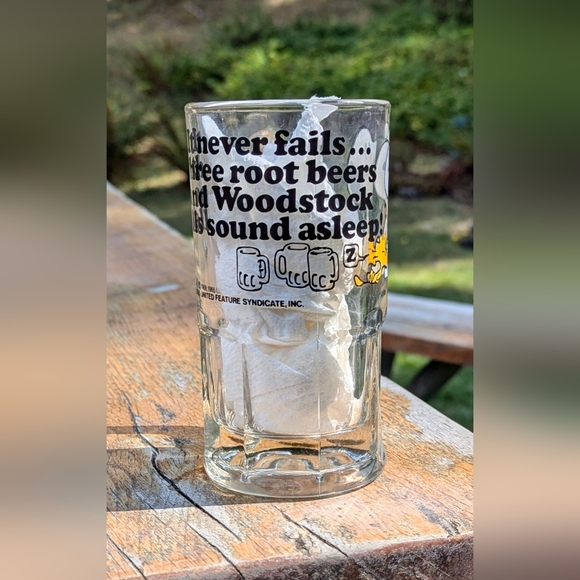 Vtg Snoopy Woodstock Root Beer Glass Mug Peanuts 1965 5.75" Tall Thick Glass - Picture 2 of 6